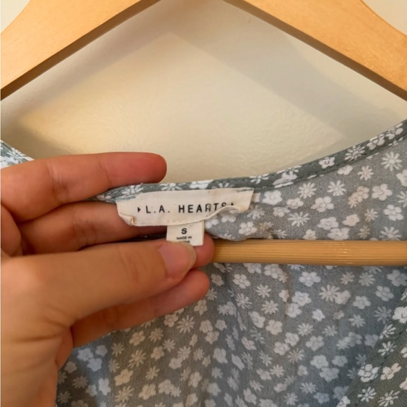 L.A. Hearts green floral wrap top - Picture 2 of 2